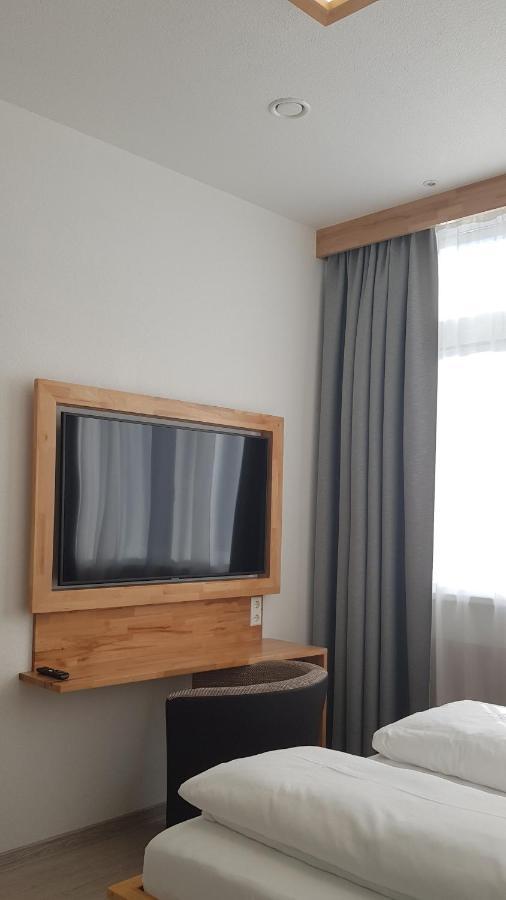 Hb 32 Metzingen Hotel Metzingen  Buitenkant foto